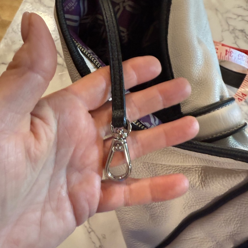 Perlina Black and White Shoulder Bag Modern Design - Picture 10 of 15